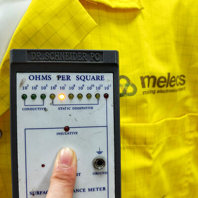 Желтая антистатическая антистатическая чистая комната с сеткой 5 мм